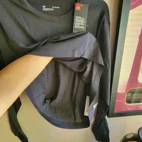 NEW Under Armour Women's Favorite Mesh Long Sleeve XL Black Silver - Picture 7 of 7